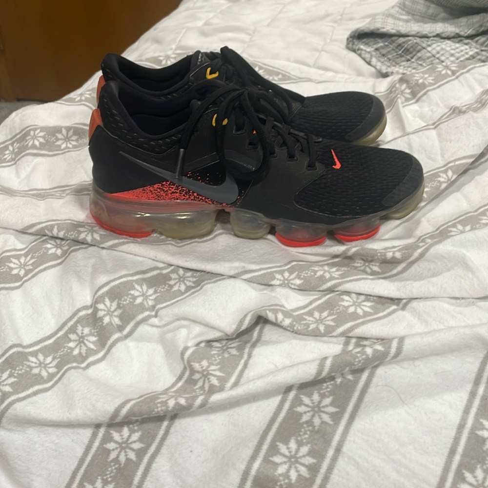 Women’s nike air vapor max’s